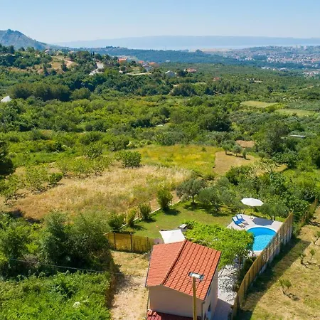 Vikendica Rupotina With A Large Yard, Pool And A Beautiful View *