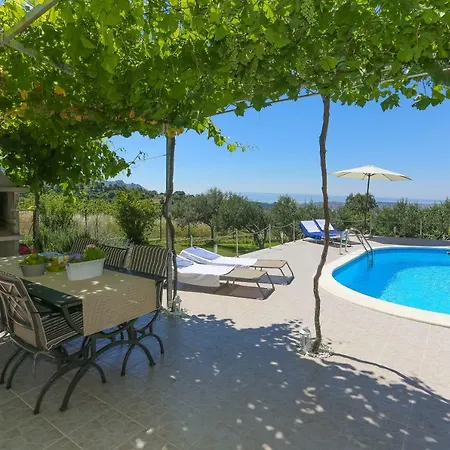 Rupotina With A Large Yard, Pool And A Beautiful View
