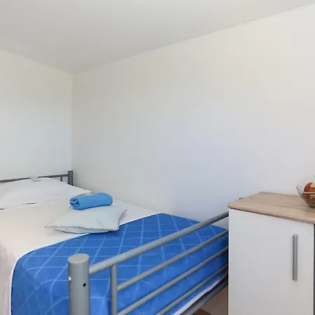 Rupotina With A Large Yard, Pool And A Beautiful View Vikendica