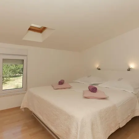 Vikendica Rupotina With A Large Yard, Pool And A Beautiful View *