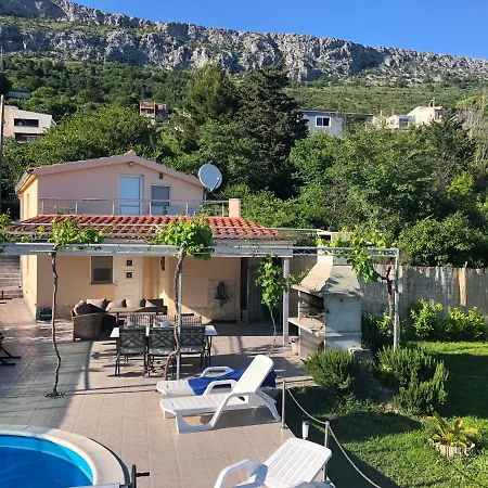 Rupotina With A Large Yard, Pool And A Beautiful View *