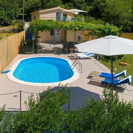 Rupotina With A Large Yard, Pool And A Beautiful View * Солин
